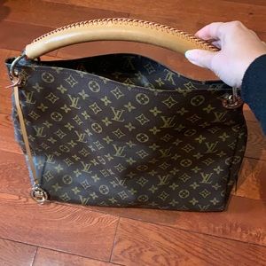LV purse